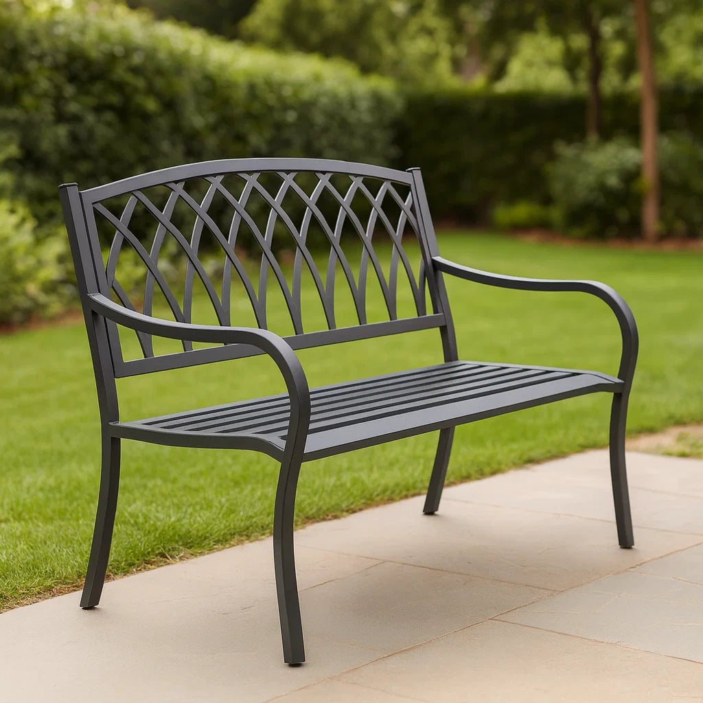 Panchina da giardino in metallo grigio con schienale decorativo, 130 cm